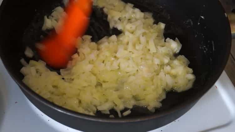 Тост, запържете лука