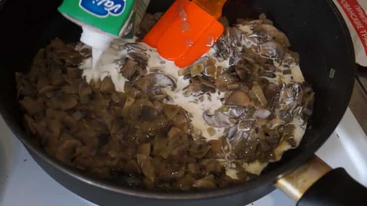 Добавете сметана за готвене