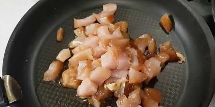 Para preparar macarrão, prepare os ingredientes