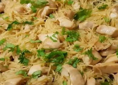 Macarrão de filé de frango - um jantar rápido, saboroso e econômico 🍝