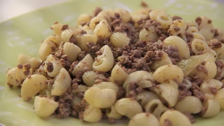 паста с мляно месо в тиган готов