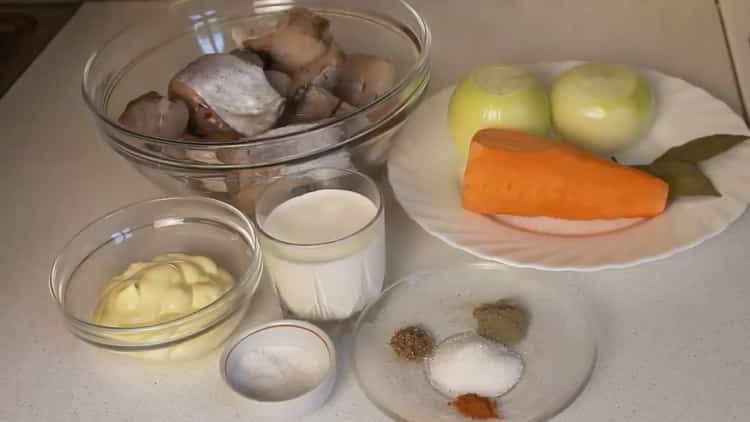 За да приготвите минтая, подгответе съставките,