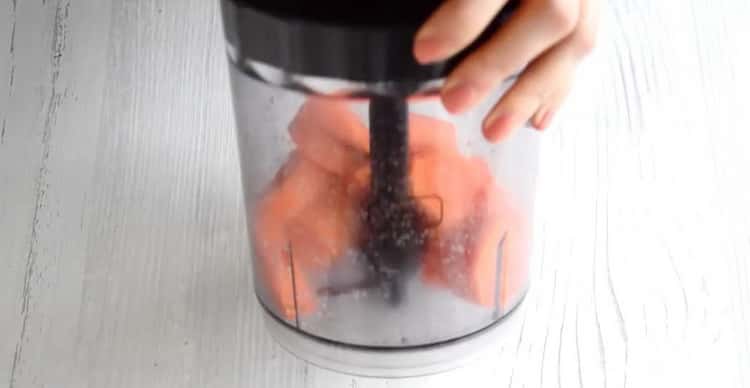 Deliciosos cupcakes de zanahoria con queso crema, zanahorias picadas