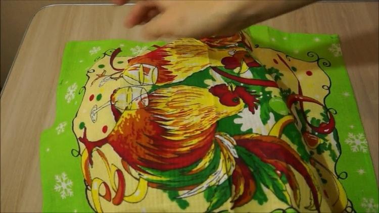 Pour faire des tartes à la mijoteuse, préparez la pâte