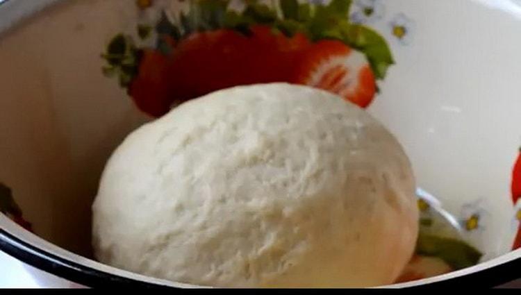 Pentru a face plăcinte cu orez, pregătiți ingredientele