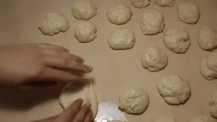 Divide the dough to make meat patties
