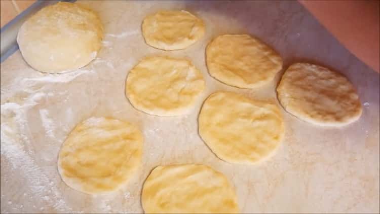 Faceți prăjituri pentru plăcinte cu dovleac