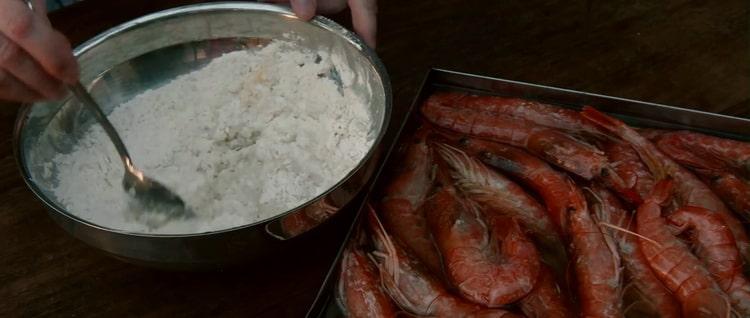 Pentru a face pizza cu creveți. pregătiți ingredientele