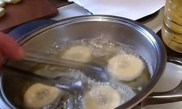 Para hacer rosquillas, caliente el aceite