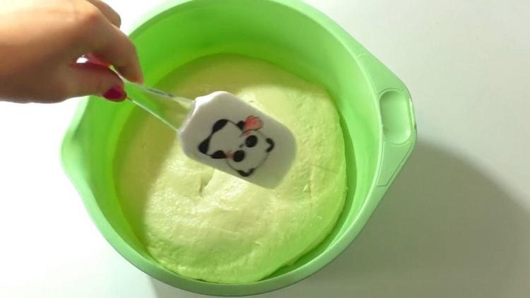 להכנת לחמניות פשוטות, הניחו לבצק לעמוד