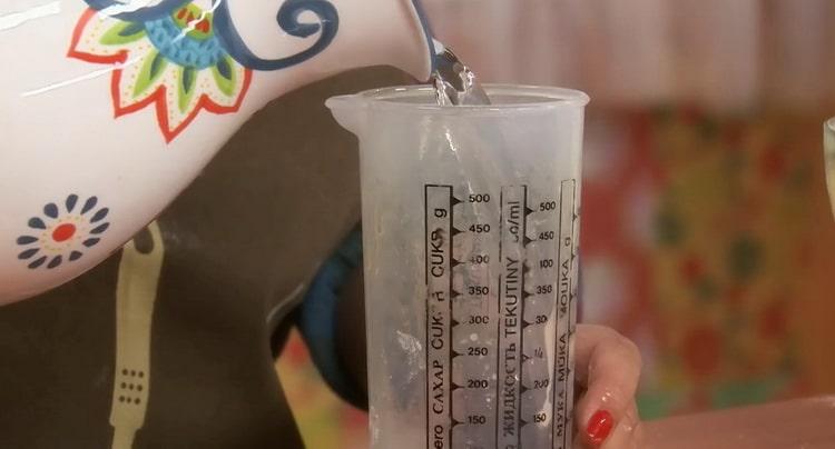 Para fazer pão de trigo. prepare os ingredientes