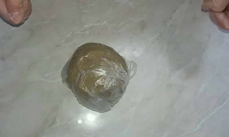 Ihanda ang kuwarta upang makagawa ng mga tortillas