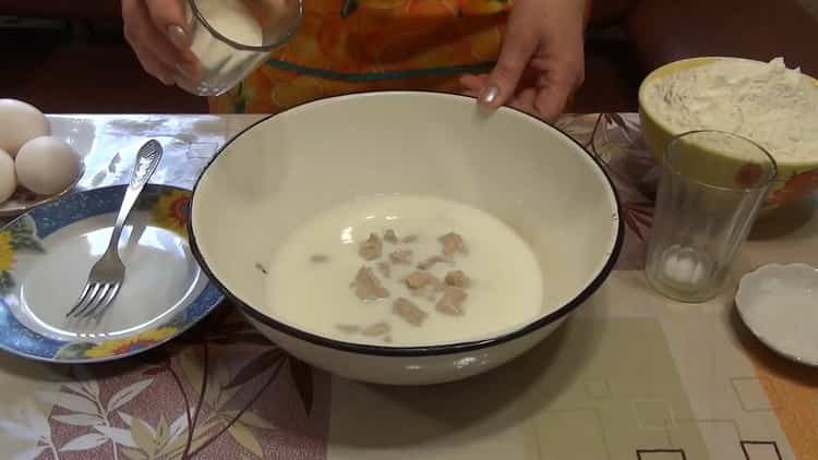 Prepara los ingredientes para los bagels de mermelada.