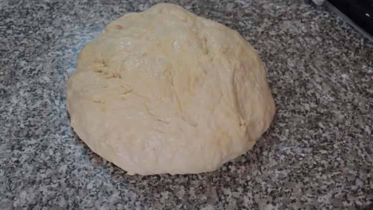 Knead ang kuwarta para sa mga bagel