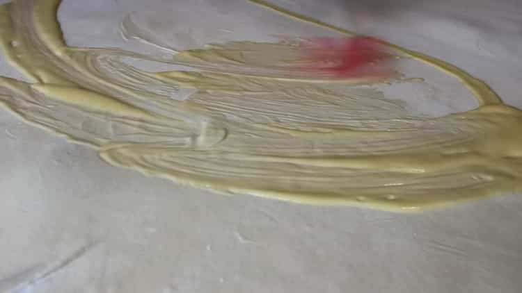 За да направите самса с пиле на фурна, сложете масло върху тестото