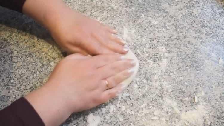 Para fazer samsa com abóbora, prepare a massa