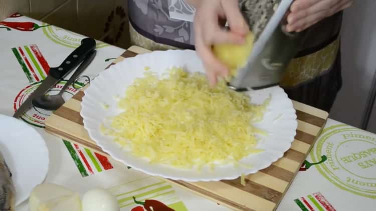 Pentru a pregăti heringul sub o haină de blană, pregătiți ingredientele