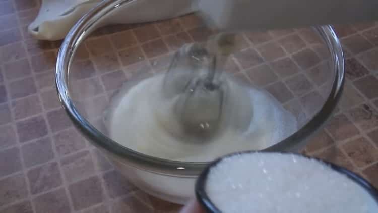 Pentru a pregăti glazura, pregătiți ingredientele