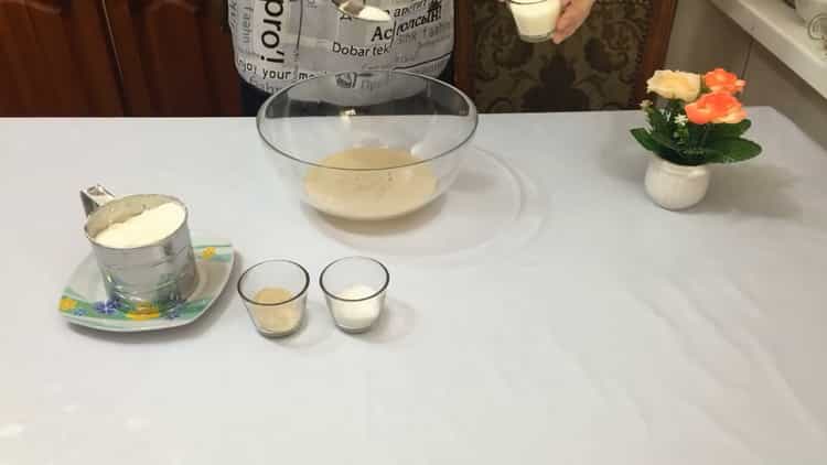 За да приготвите тесто за бяло, подгответе съставките