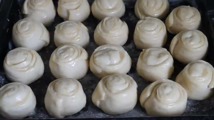 Тесто за кифлички със суха мая: стъпка по стъпка рецепта със снимки