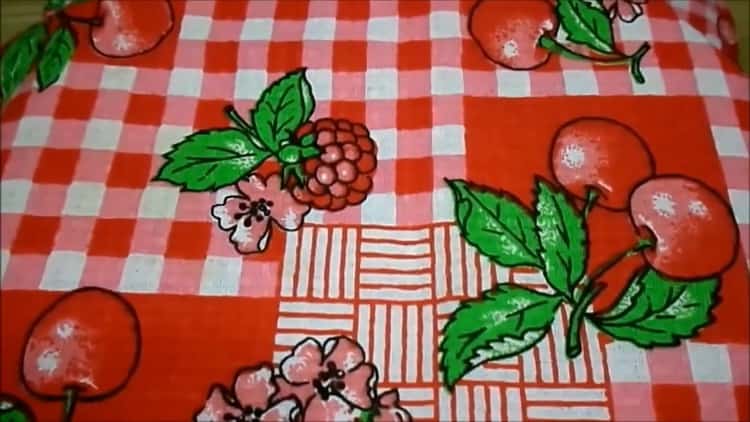 تحضير المكونات لصنع أكشاك التفاح