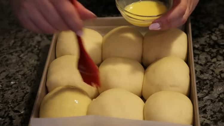 Preîncălziți cuptorul pentru a face chifle