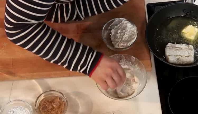 Pour faire cuire la morue sous la marinade, faites frire le poisson