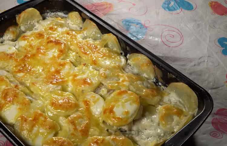 Bacallà amb patates al forn segons una recepta pas a pas amb foto