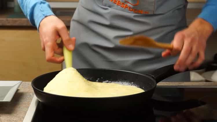 um khachapuri zu kochen, erhitze die Pfanne