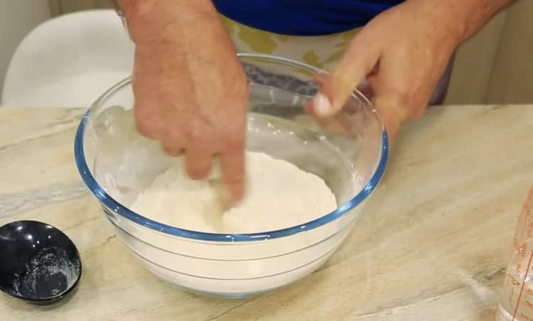 בישול חצ'אפורי עם ביצה וגבינה