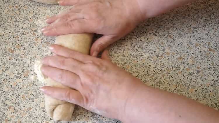 Forme um pão para fazer pão de farelo