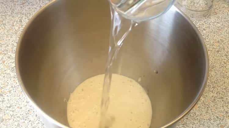 Combine os ingredientes para fazer pão de farelo