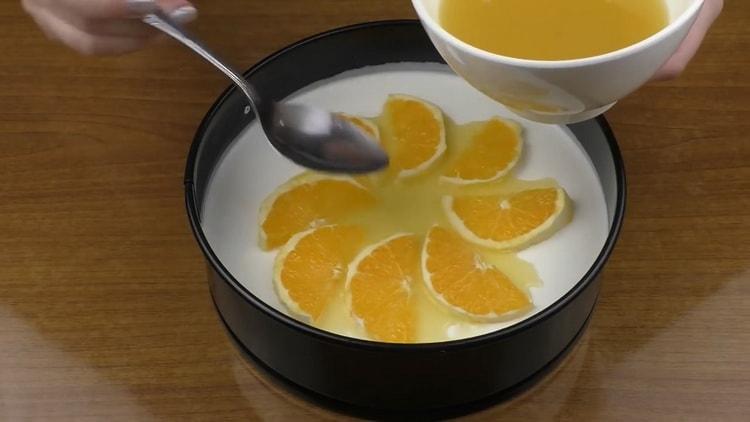 За да приготвите чийзкейк без печене, изложете желатина