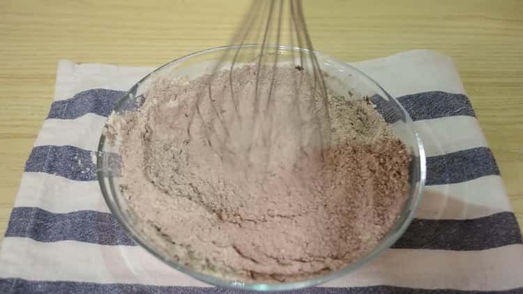 Cerneti faina intr-o prajitura cu banana cu ciocolata