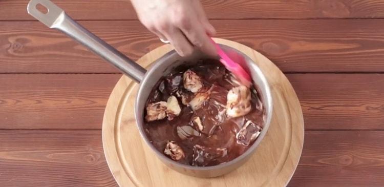 Per fer magdalenes de xocolata. prepareu els ingredients