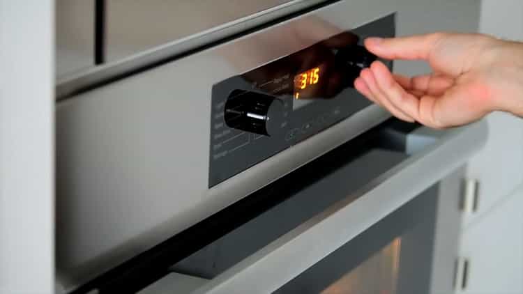 Japon pamuklu cheesecake yapmak için istediğiniz sıcaklığı ayarlayın