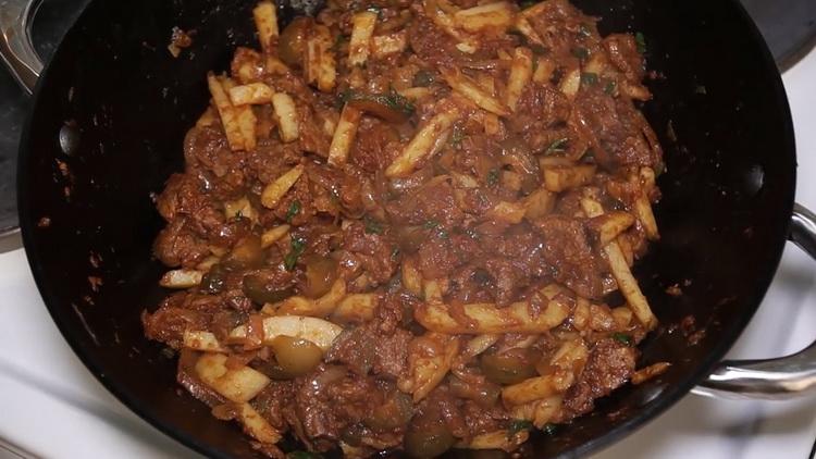 Татарски основи с кисели краставички готови