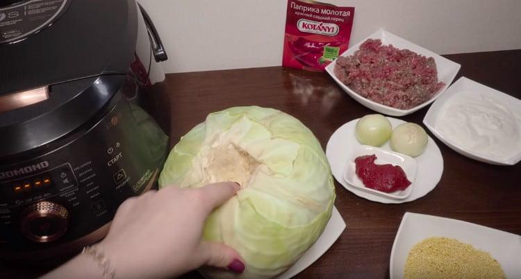 Från kål skar vi ut en stubbe.