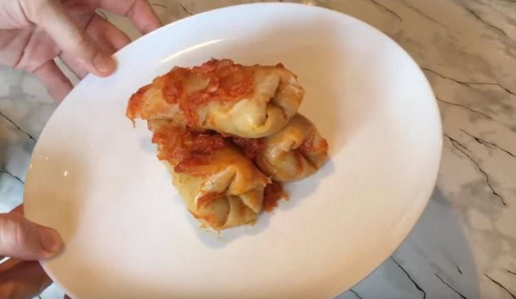 Denne opskrift på fyldt kål med ris vil appellere til dem, der vil prøve en suto grøntsagsskål.