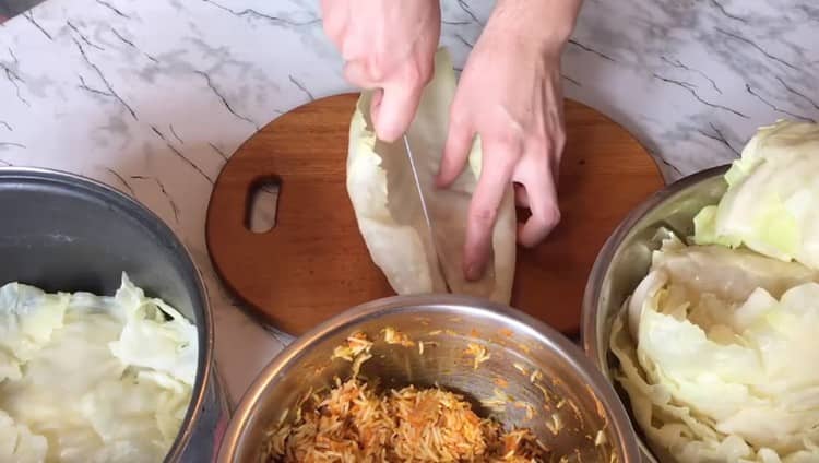 Store blade skæres i to.