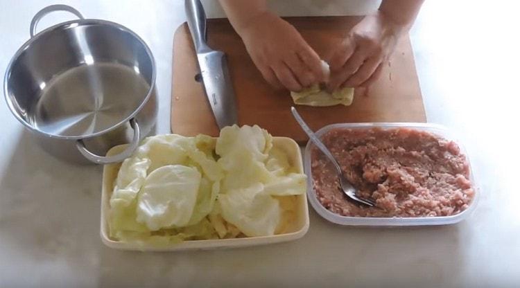 Învelim foile cu un plic.