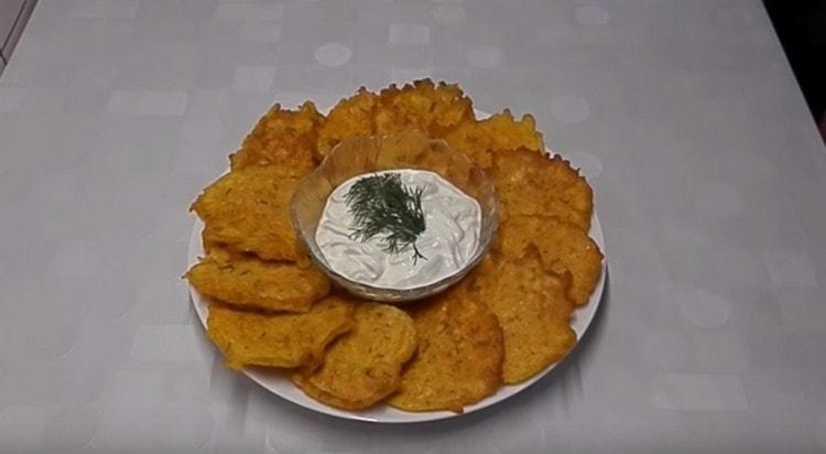 Servim vasul cu smantana.