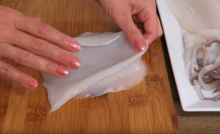 Curățăm căpușele, spălăm carcasele.