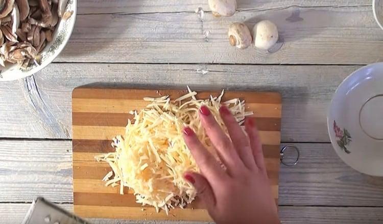 Râpez le fromage.