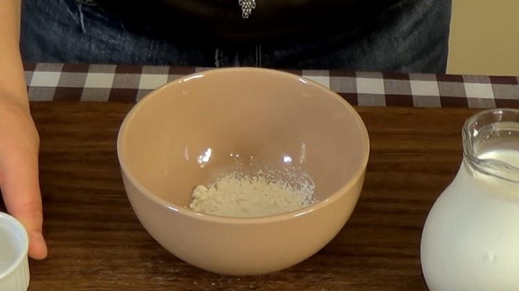 За да направите соса, ще ви трябва брашно.