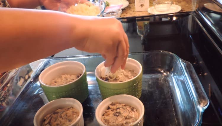 Presarati juliana cu branza.