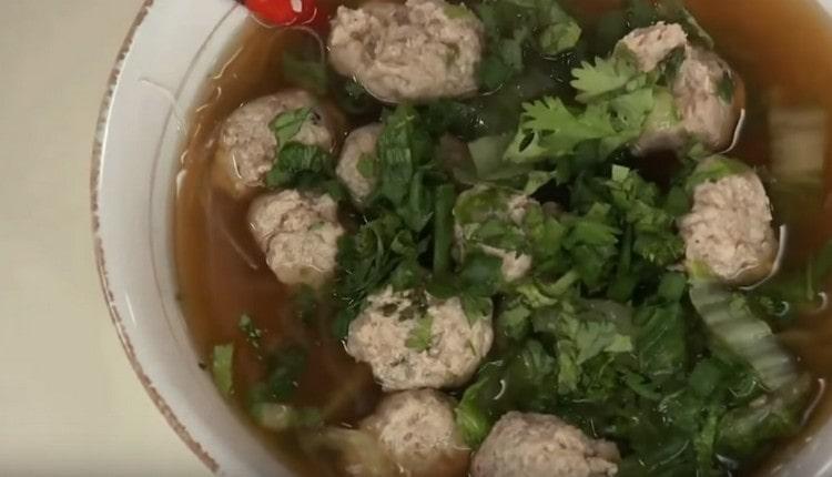 Ngayon alam mo na. kung paano magluto ng funchose at sa kung ano ang maaaring ihain.