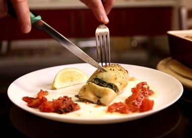 Lulas assadas no forno recheadas com espinafre e queijo ricota