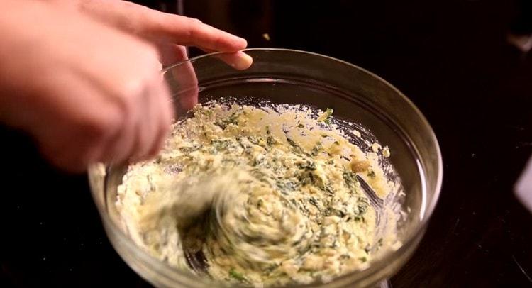 Misture bem a massa.