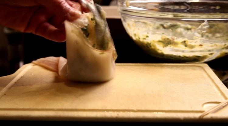 Aprendeu lula recheada em massa.